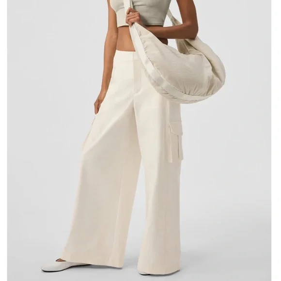 ALO Yoga Bag - Picture 4 of 5